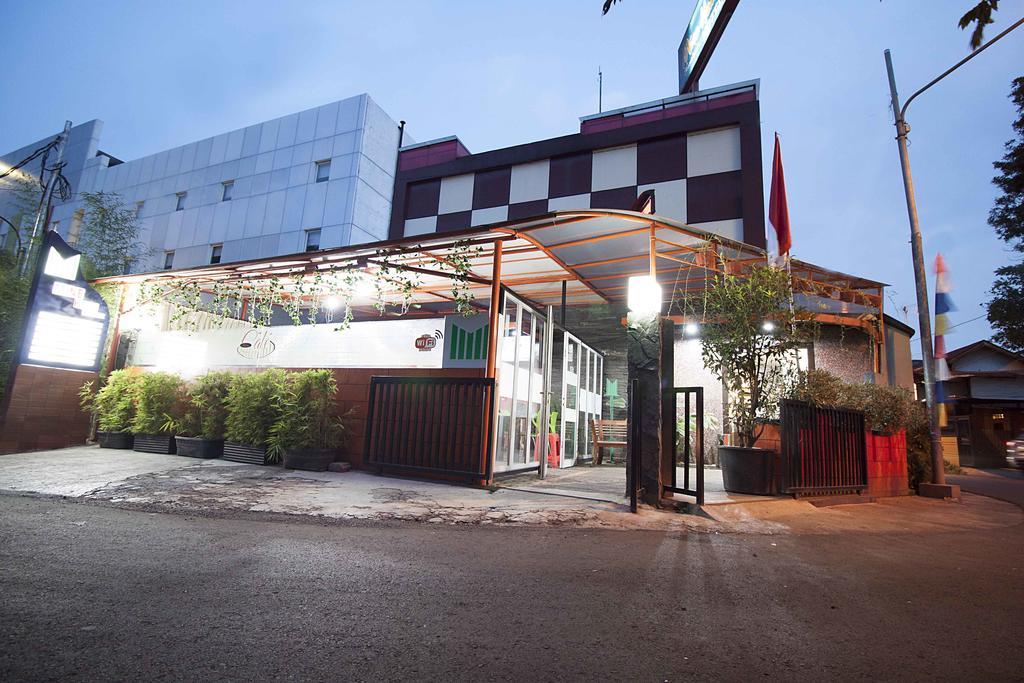 Mine Home Hotel Bandung Bagian luar foto