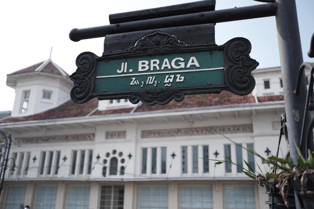 Mine Home Hotel Bandung Bagian luar foto